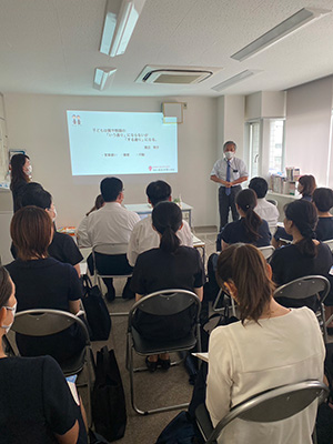 城星学園小学校　奥校長先生